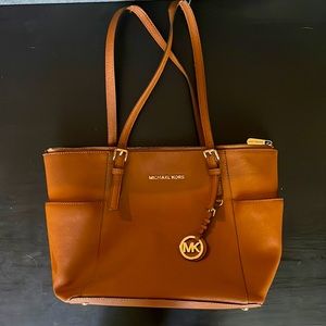 Michael Kors Charlotte Large Saffiano Leather Top-Zip Tote Bag (Color: Luggage)